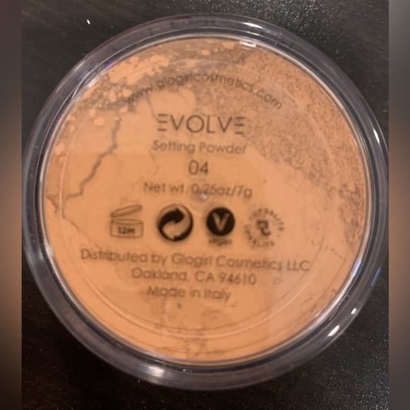GLOGIRLCOSMETICS: EVOLVE - 04 Dark Deep Setting Powder - Picture 7 of 13